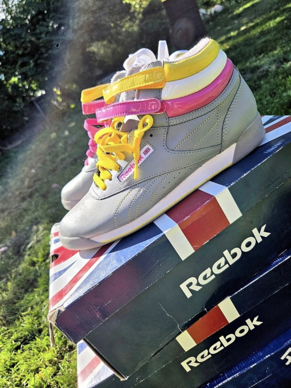 *RETRO* Reebok Freestyle Hi Sneakers Gray & Pink US 9